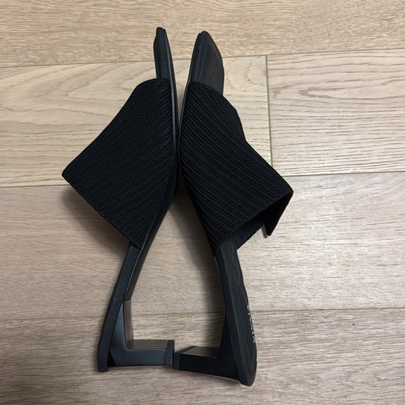 Vivaia Square-Toe Block Heel Sandals (Jade Pro) Black Women's - Picture 4 of 7